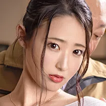 松岡すずの顔写真