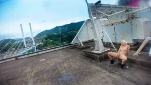 乙アリスオナニー,オナニー潮吹き,コンクリート床染み,スプラッシュ潮吹き,噴水潮吹き,大量潮吹き,潮溜まり,野外オナニー,野外潮吹き,野外露出,長距離潮吹き