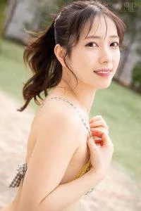 小湊よつ葉水着