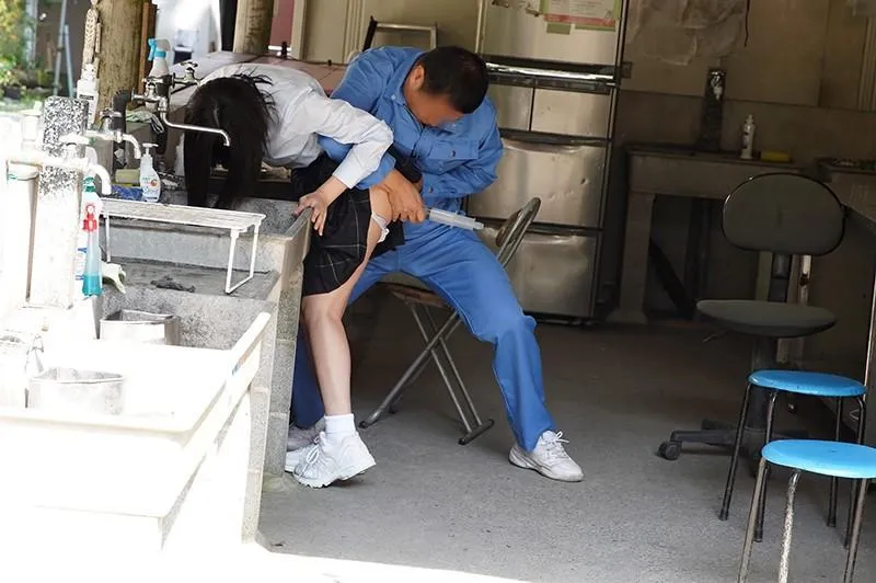 無料画像：七海ゆあJK制服,コスプレ,レイプ,媚薬,浣腸