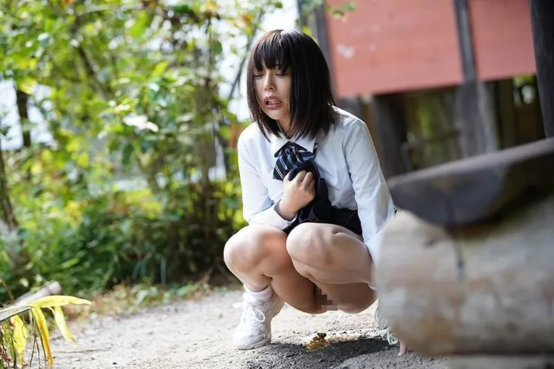 無料画像：七海ゆあJK制服,コスプレ,下痢脱糞,固形脱糞,糞溜まり,脱糞,野外脱糞
