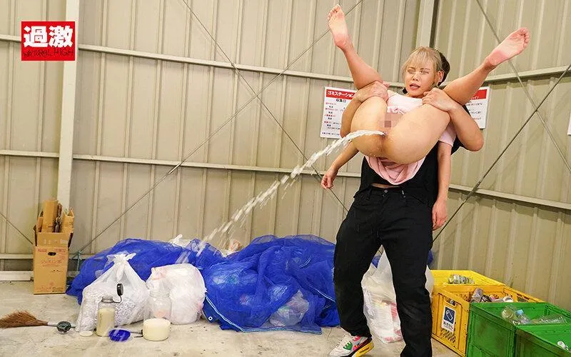 無料画像：来栖みく大量浣腸噴射,浣腸噴射,牛乳浣腸噴射,着衣プレイ,長距離浣腸噴射