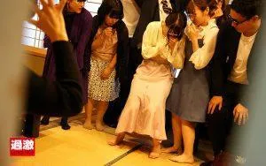 咲野瑞希,望月あやか,末広純和室,放尿,着衣プレイ,着衣放尿