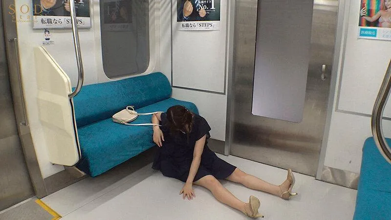 無料画像：唯井まひろ泥酔,電車