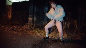 遠山まきアスファルト染み,オナニー,オナニー潮吹き,土足プレイ,着衣オナニー,着衣潮吹き,野外オナニー,野外プレイ