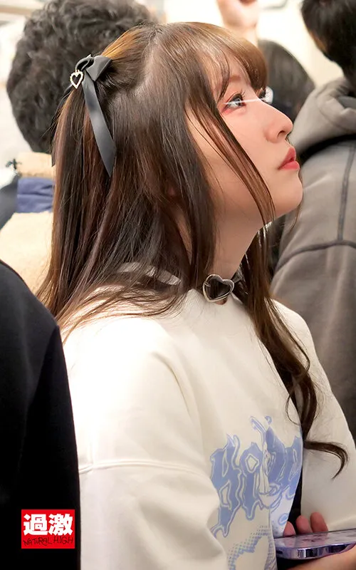 無料画像：美雲そら地雷メイク,電車