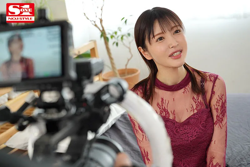 無料画像：仁藤さや香インタビュー