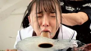 雅子りなJK制服,ゲロ溜まり,コスプレ,ディルドイラマ,ディルドゲロイラマ,着衣プレイ,着衣嘔吐,透明ゲロ,透明ゲロ溜まり