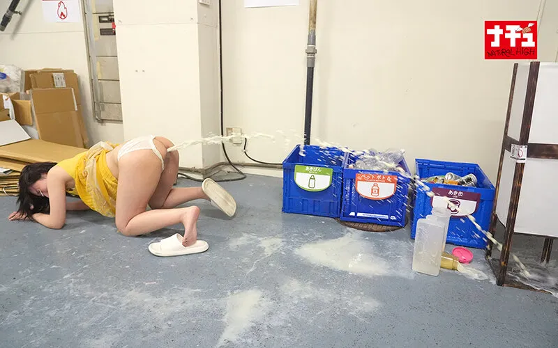 無料画像：東城ゆいゴミ置き場,マキシワンピ,土足プレイ,大量浣腸噴射,浣腸噴射,浣腸溜まり,牛乳浣腸,牛乳浣腸噴射,牛乳浣腸溜まり,長距離浣腸噴射