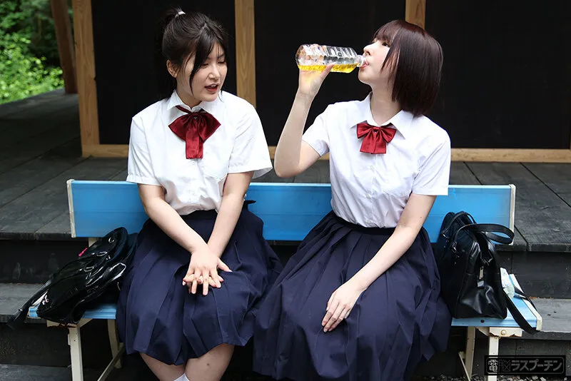 無料画像：有加里ののか,東城ゆい♀×2,JK制服,コスプレ,利尿剤