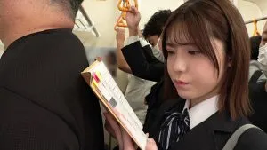 皆瀬あかりJK制服,コスプレ,着衣プレイ,電車