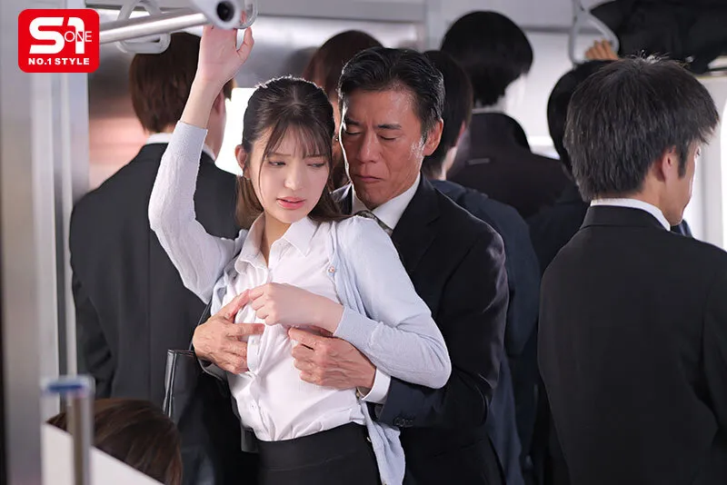 倉木華コスプレ,シャツ,スーツ,乳首弄り,痴漢,着衣プレイ,電車