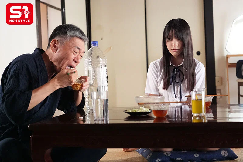 無料画像：浅野こころJK制服,コスプレ,シャツ,ドラマ,和室,着衣プレイ,義父