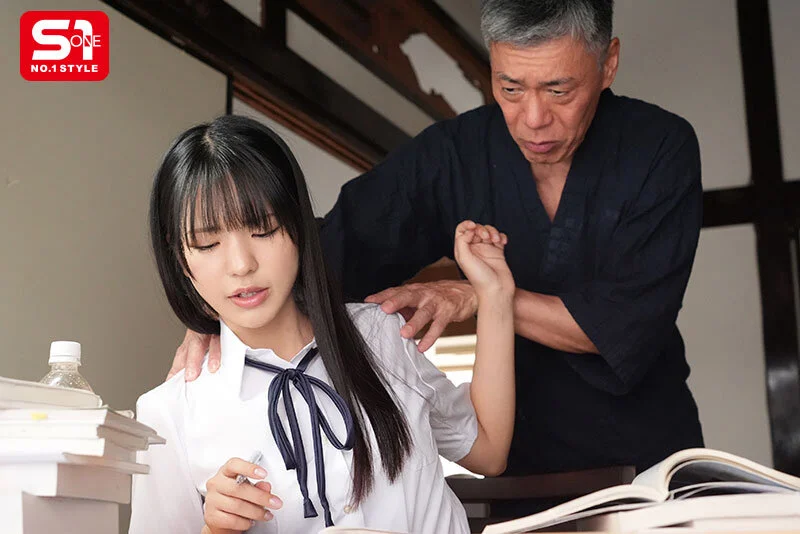 無料画像：浅野こころJK制服,コスプレ,シャツ,セクハラ,ドラマ,マッサージ,着衣プレイ,義父