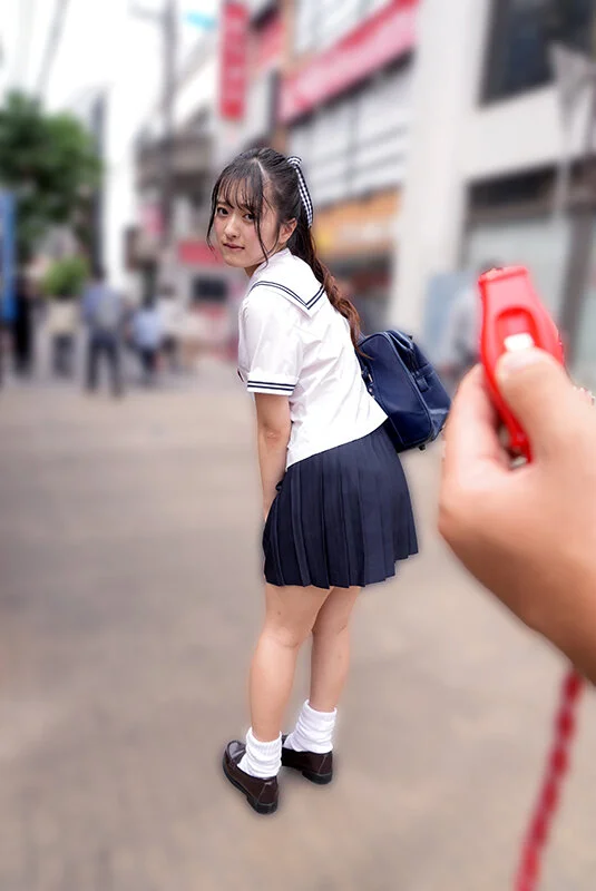 無料画像：花守夏歩JK制服,コスプレ,シャツ,ローター,ローファー,土足プレイ,着衣プレイ,遠隔ローター,野外プレイ